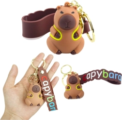 Anhänger Kapybara mit gelbem Rucksack