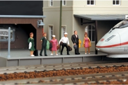 Piko Figuren Reisende 6 Stück