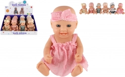 Babypuppe 20 cm mit weichem Körper – Mix aus Outfits in Box