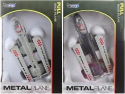 Metallflugzeug mit Rückziehmotor, batteriebetrieben