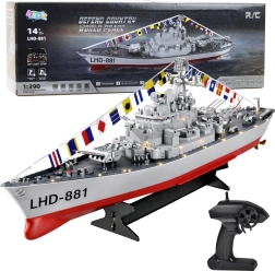 Renn-RC-Kriegsschiff mit LED-Beleuchtung 1:390