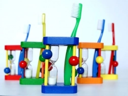 Zahnbürstenhalter mit Sanduhr HESS