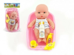 Baby in der Badewanne