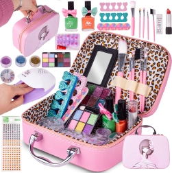 Make-up-Kosmetikset im Koffer