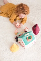 Lilliputiens – Textilhaus mit der Märchenwelt Der Wolf und die drei kleinen Schweinchen