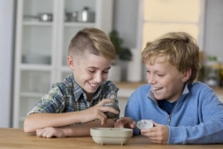 Wachsende Geoden-Kristalle von MAC TOYS – Experimentierset