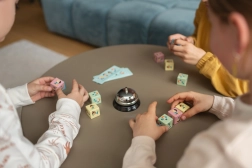 Schnelle Würfel – Reaktionsspiel für Kinder