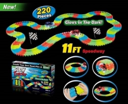 Leuchtende Rennbahn im Dunkeln + kleines Auto mit LED-Licht 220 Stk