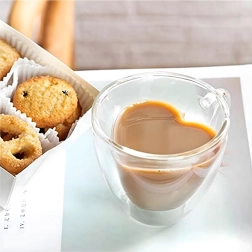 Glasbecher in Herzform 250 ml mit Doppelwand, hitzebeständiges Borosilikatglas