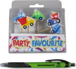 Dekorative Kerzen in der Form von bunten Autos