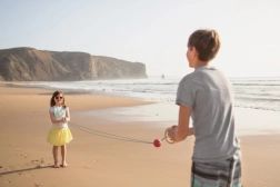 Schnelle Kugel – Sportspiel für Kinder