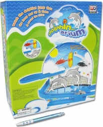 Spiel mit batteriebetriebenen Delfinen
