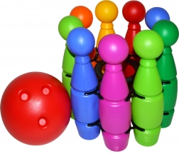 Kegelspiel im Netz mit Ball