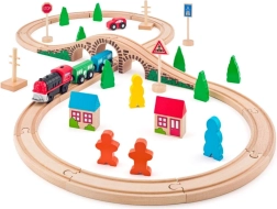Holzeisenbahn mit batteriebetriebener Lokomotive 3+