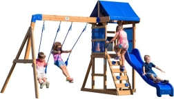 Holzspielplatz Aurora House mit Rutsche