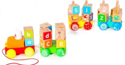 Holzzug mit Bildungswürfeln des Alphabets von Ecotoys