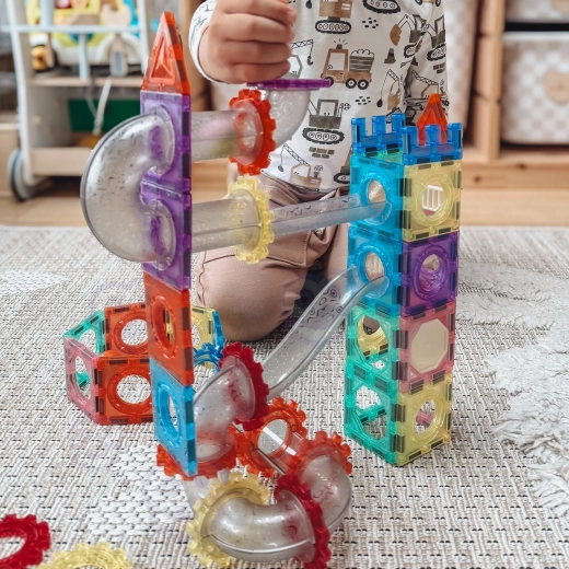 Spielerisches Entdecken der Prinzipien der Physik