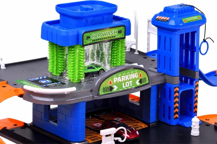 Autowaschanlage mit Wassereffekt