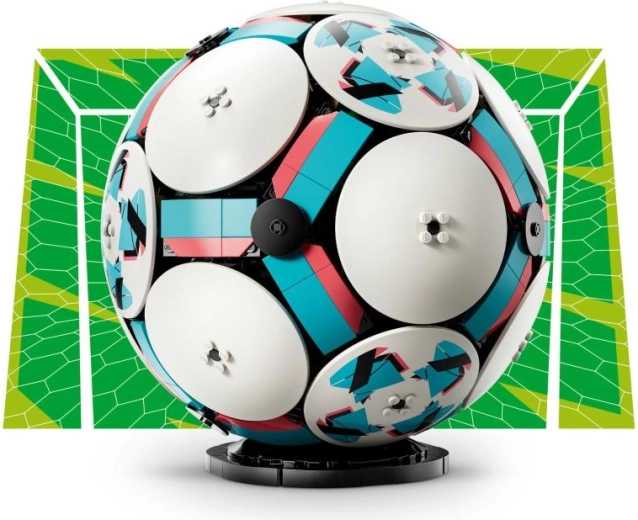 Stilvolle Präsentation mit schwarzem Standfuß