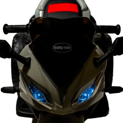 LED-Scheinwerfer und stabile Dreiradkonstruktion