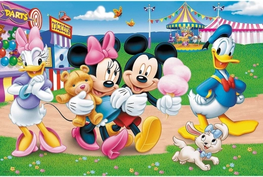 Fröhliches Motiv aus dem Freizeitpark