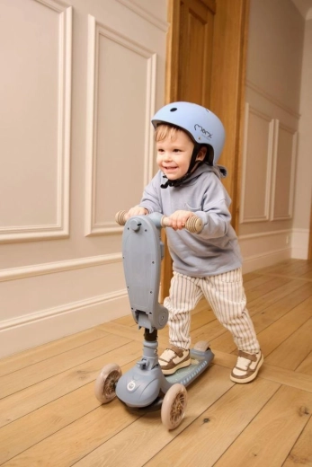 2-in-1 für die ersten Fahrten und als Roller