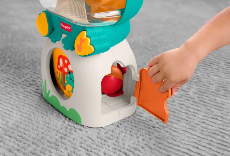 Praktische Klappe zum Herausnehmen und Aufbewahren der Bälle