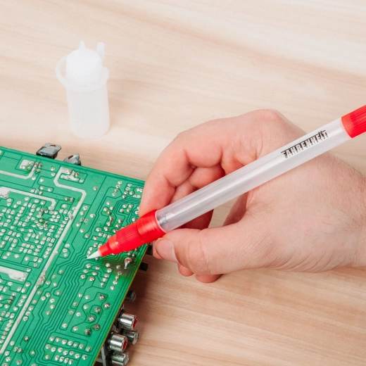 Nachfüllbarer Stift zur präzisen Dosierung von Flüssigkeiten Fluxpen