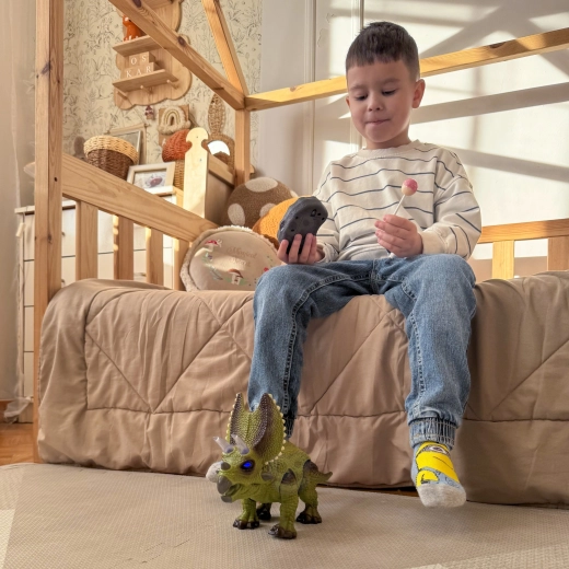 Lichter und Dinosauriergebrüll