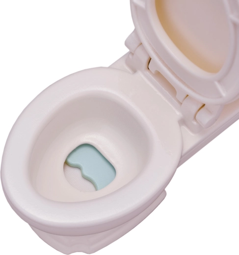 Toilette mit aufklappbarem Toilettensitz für realistisches Spielen