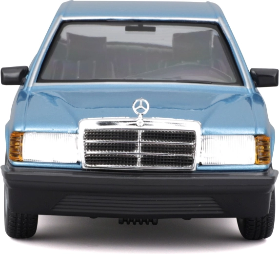 Realistische Karosserie im Farbton Diamond Blue