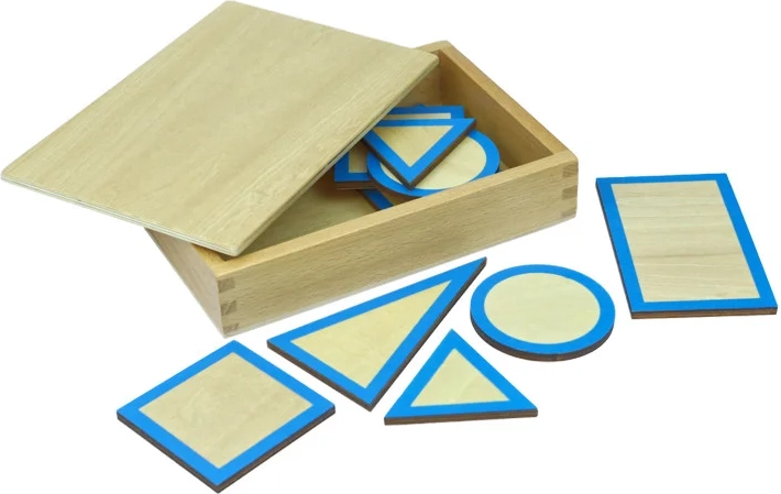 Moyo Montessori Sockel für geometrische Körper mit Box