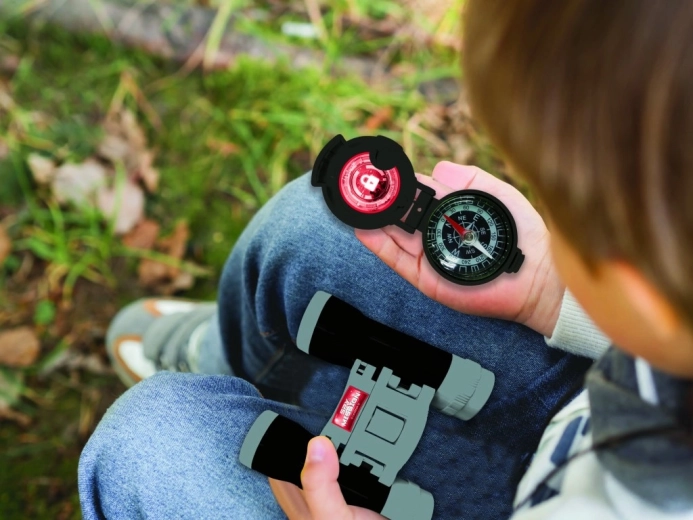 Fernglas und Kompass für kleine Entdecker