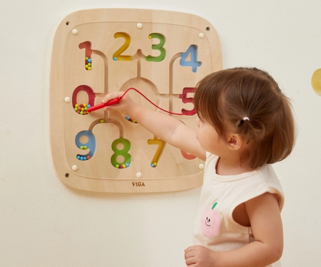 Praktisches Wandspielzeug