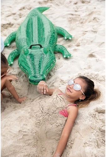 Leicht und platzsparend für den Urlaub am Wasser