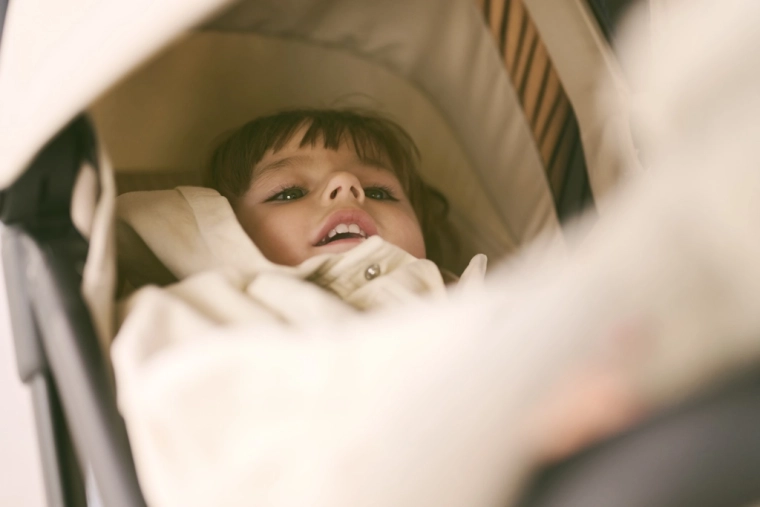 Komfort ab Geburt: geräumiger Sitz und Kompatibilität mit Babywanne