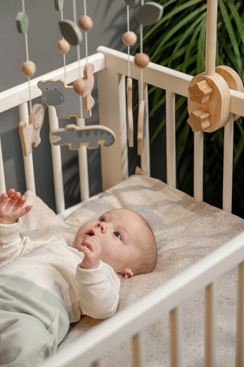 Geeignet über dem Babybett und dem Wickeltisch