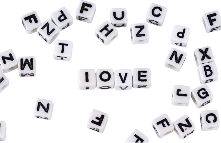 Personalisierung mit Buchstabenperlen