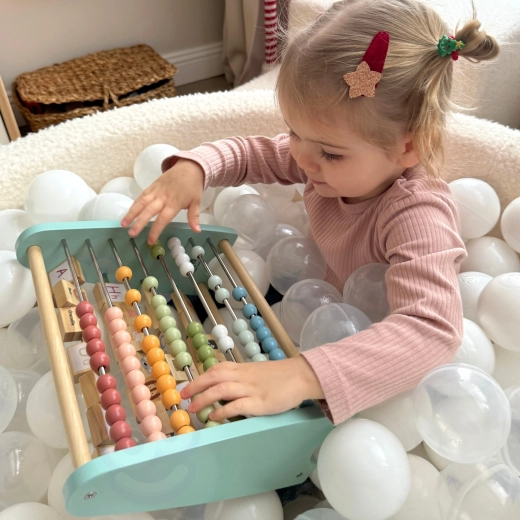 Zählen mit bunten Perlen