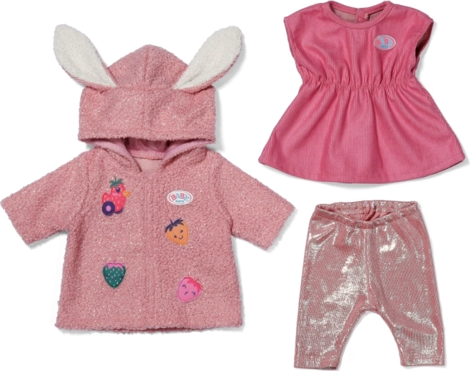 Komplettes rosafarbenes Outfit