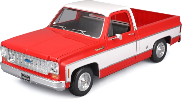 Maisto 1974 Chevrolet C10 Cheyenne Super 1:18 rotes‑weißes Pick-up‑Modell