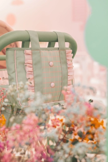 Abnehmbare Tasche und praktischer Stauraum