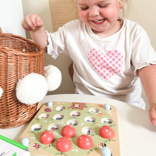 Holzspielzeug für kleine Entdecker