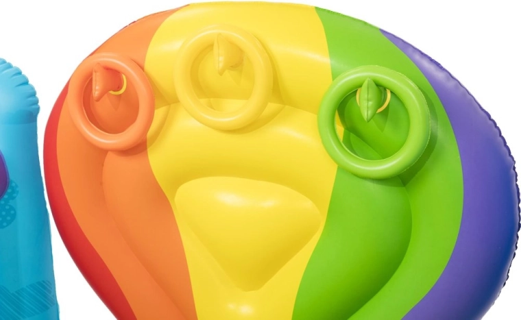 Spiel mit aufblasbaren Ringen