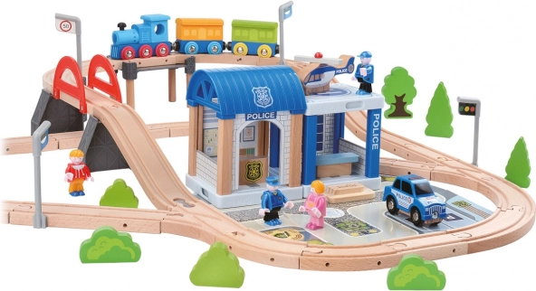 Holzeisenbahn mit Polizeistation und Brücke