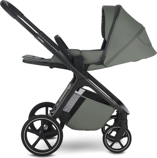 Kinderwagen, der mit dem Kind mitwächst