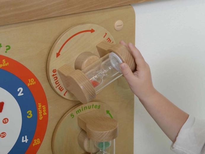 Sanduhren 1 und 5 Minuten zum Wahrnehmen von Dauer