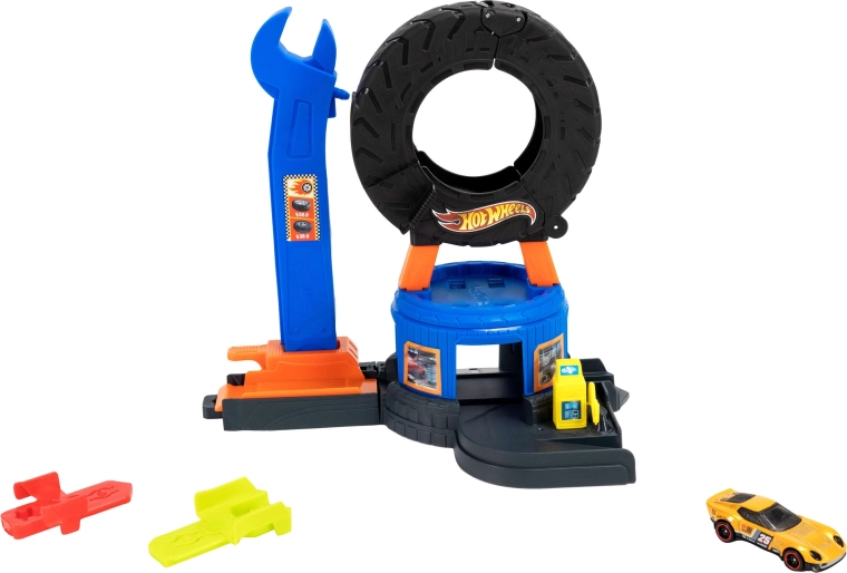 Autowerkstatt voller Action und Details