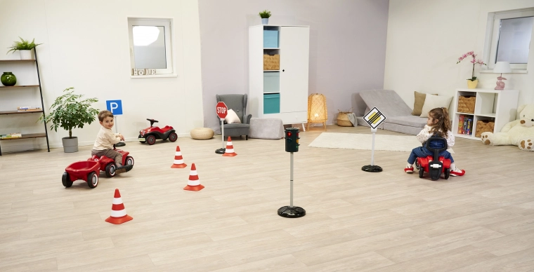 Spielerischer Verkehrsspielplatz