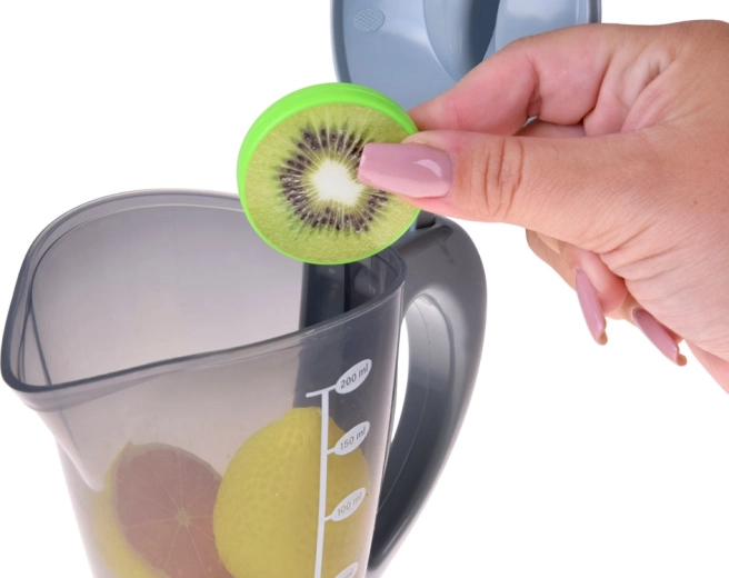 Abnehmbarer Krug mit Messskala